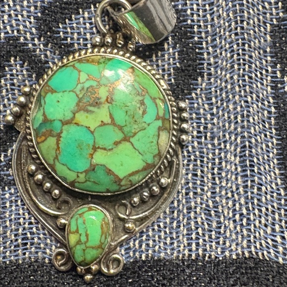 Green copper Turquoise and Silver Pendant - Picture 3 of 3